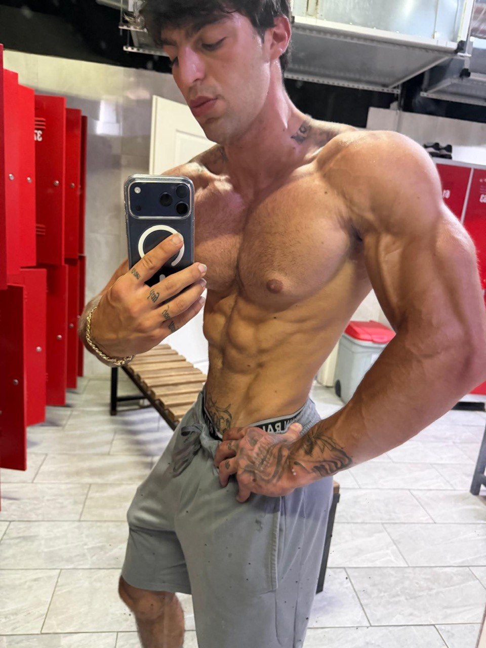 Kürşat Kaan Küçükler antrenman sonrası spor salonunda